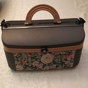 NWOT. Makeup Bag Organizer.
